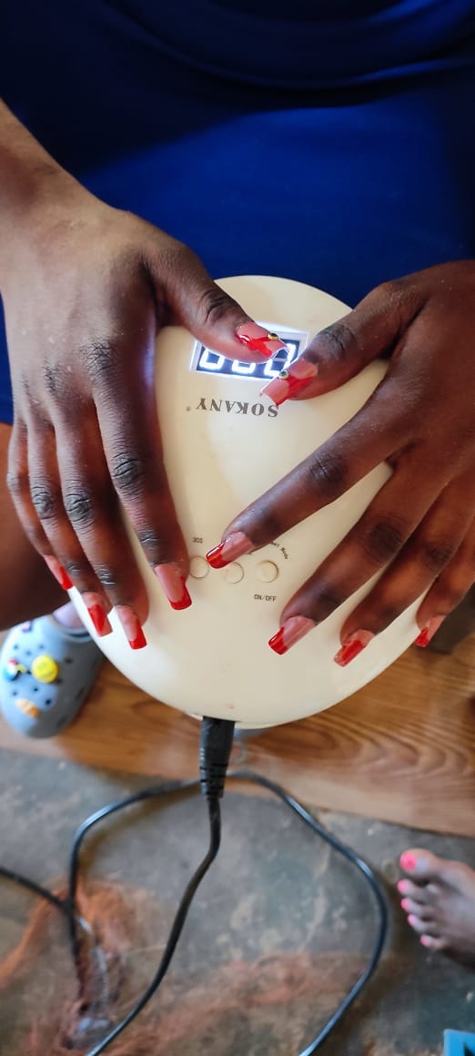 Chanda's nails Logo