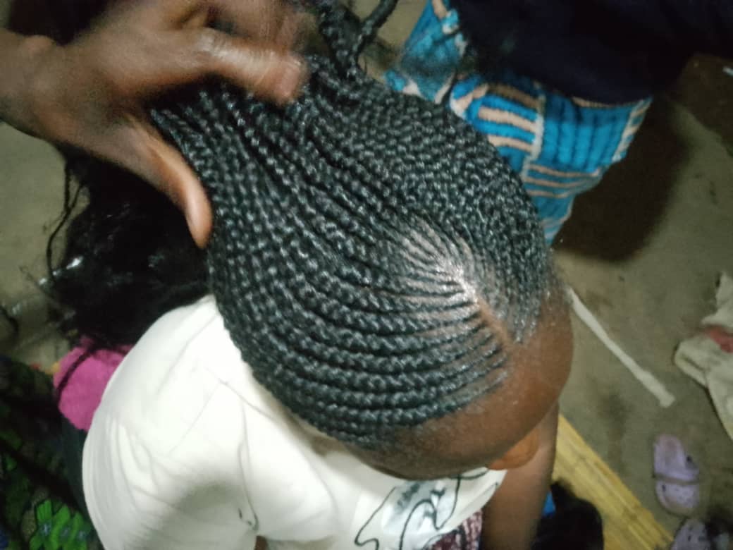 Muchenyas hair salon Logo