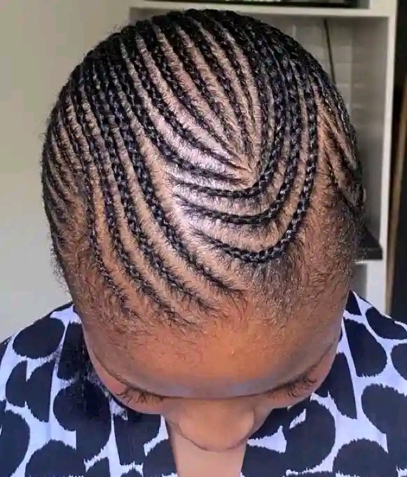 Shuka's hair saloon Logo