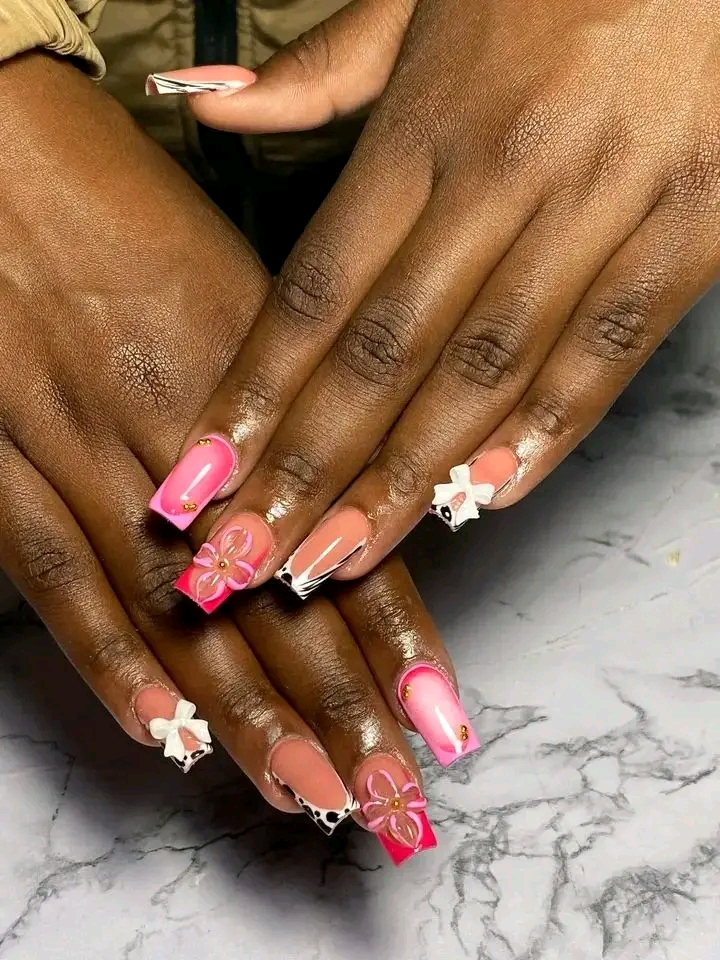 Taonga's nails Logo