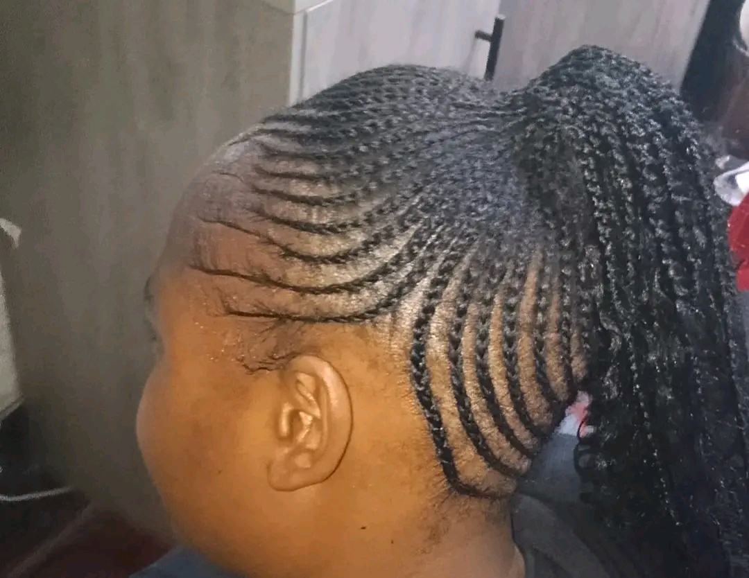 Thoko's hair saloon Logo