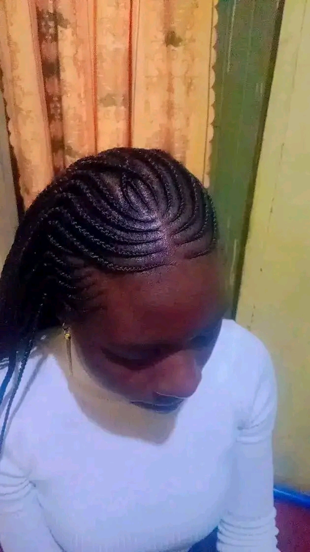Trinitah hair saloon Logo