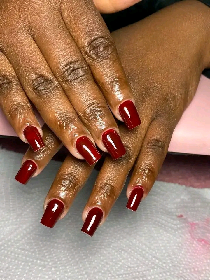 Alice Nails Logo