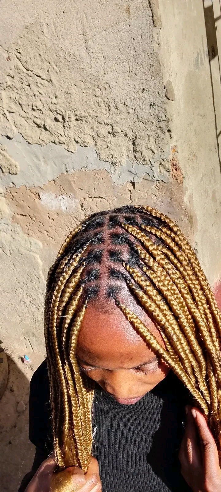 Bowa's Hair Saloon Logo