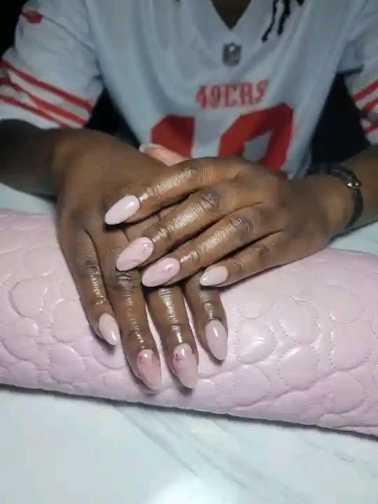 Sombes Nails