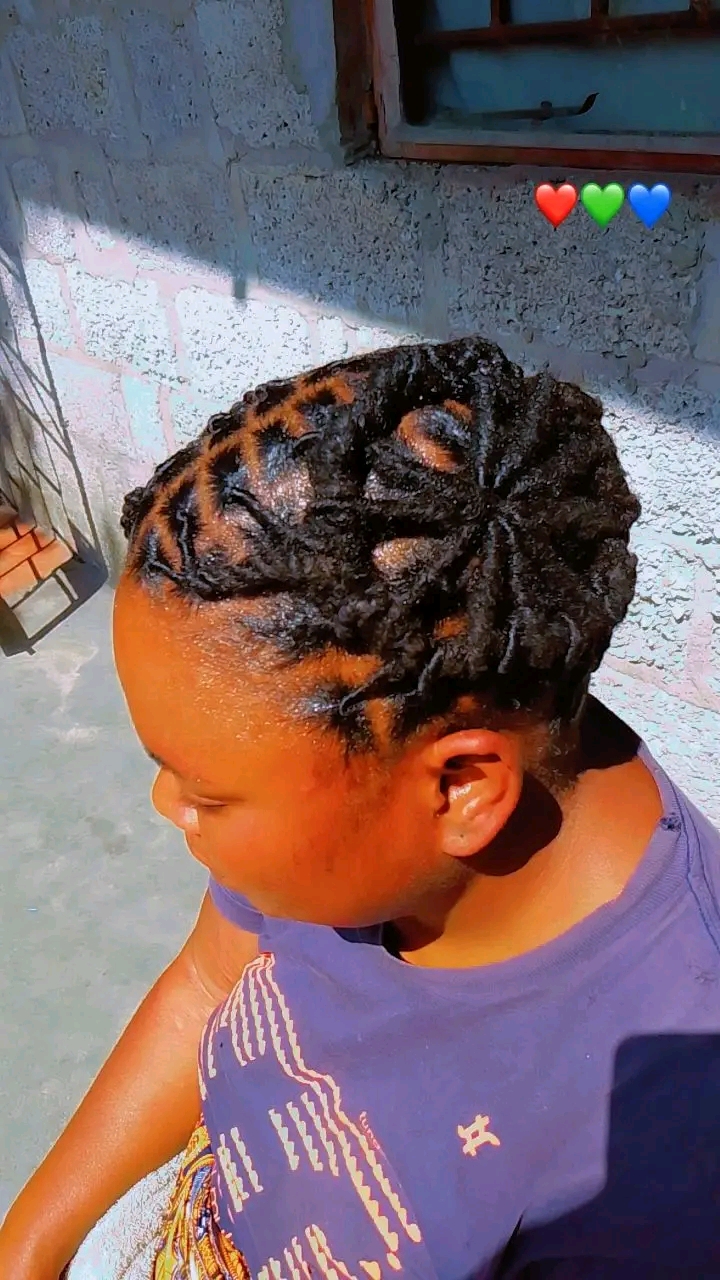 Cecilia dreadlocks saloon