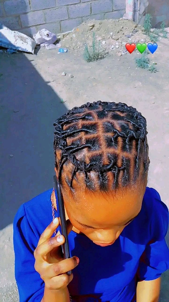 Cecilia dreadlocks saloon