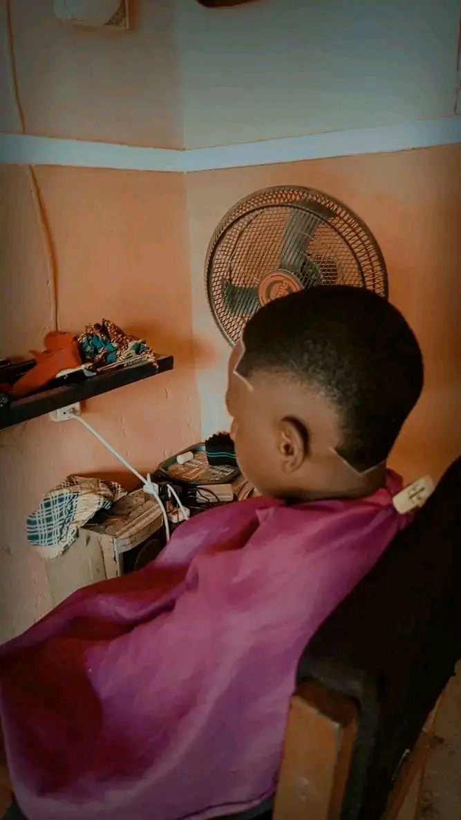 Clever smart barbar shop