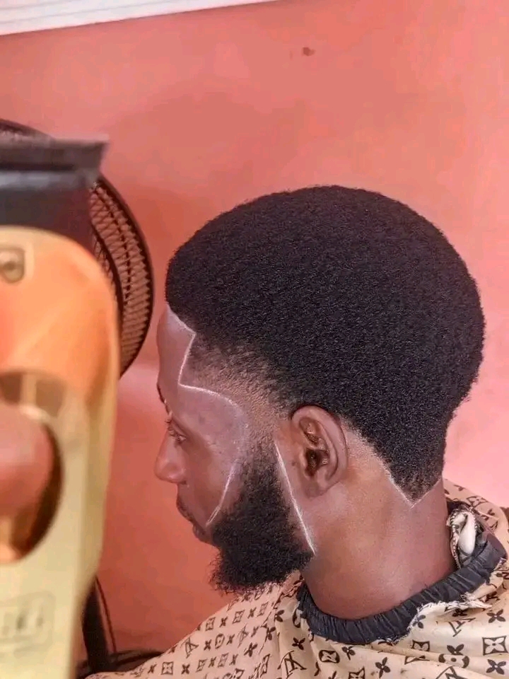 Clever smart barbar shop