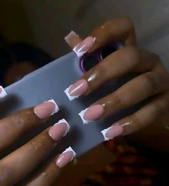 Cynthia Nails Logo