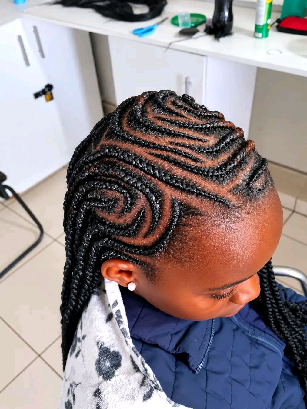 Delphine 's hair saloon