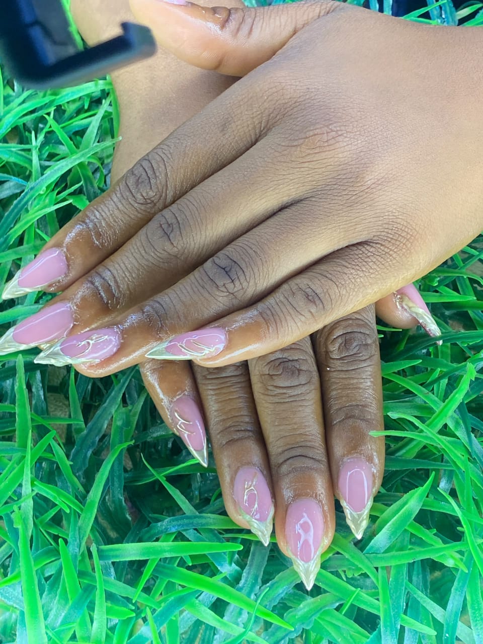 Edna's net nails