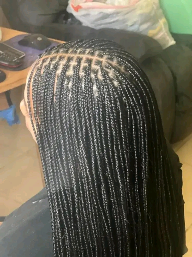 Estnert hair saloon