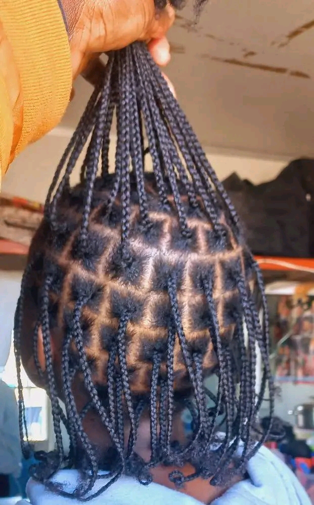Getrude's hair saloon Logo