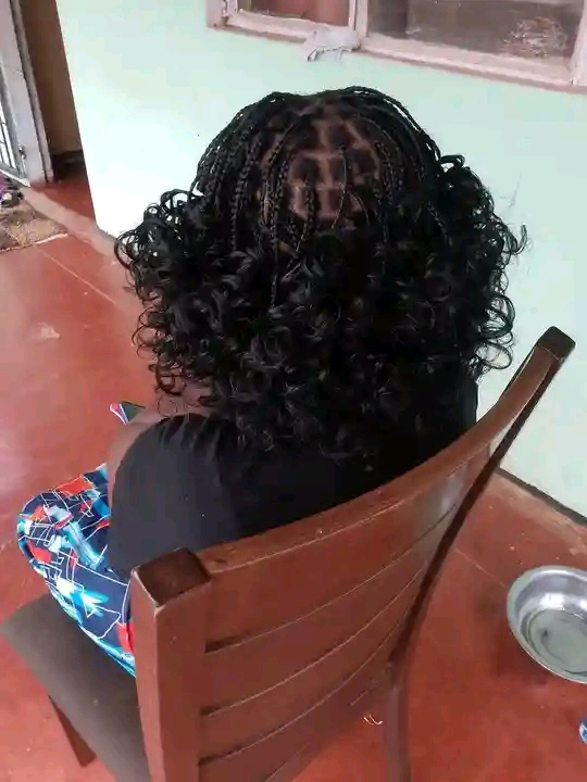 Muzo hair saloon