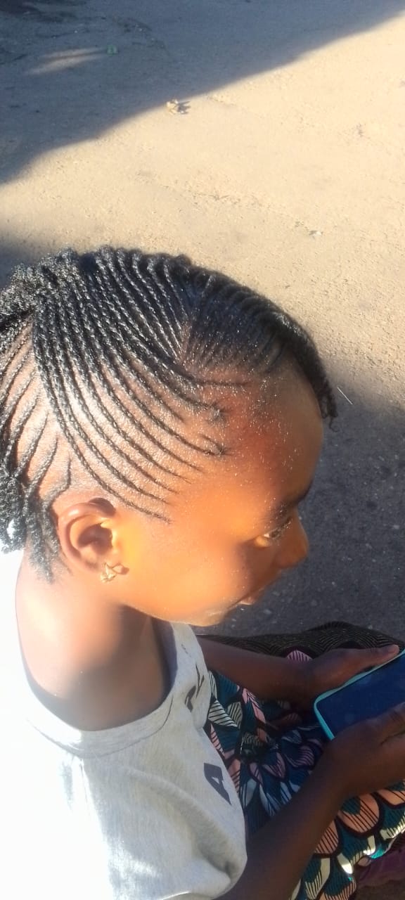 Dreadlocks saloon