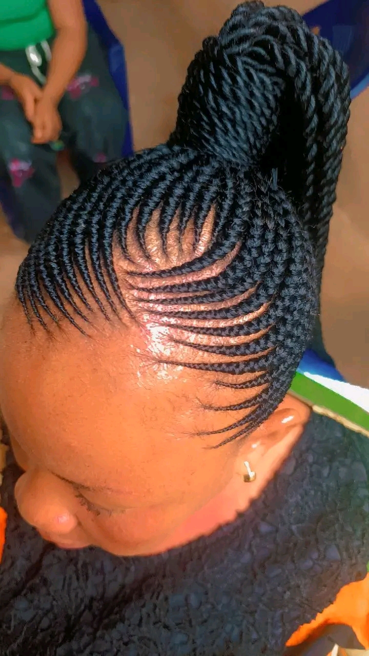 Jester hair salon Logo