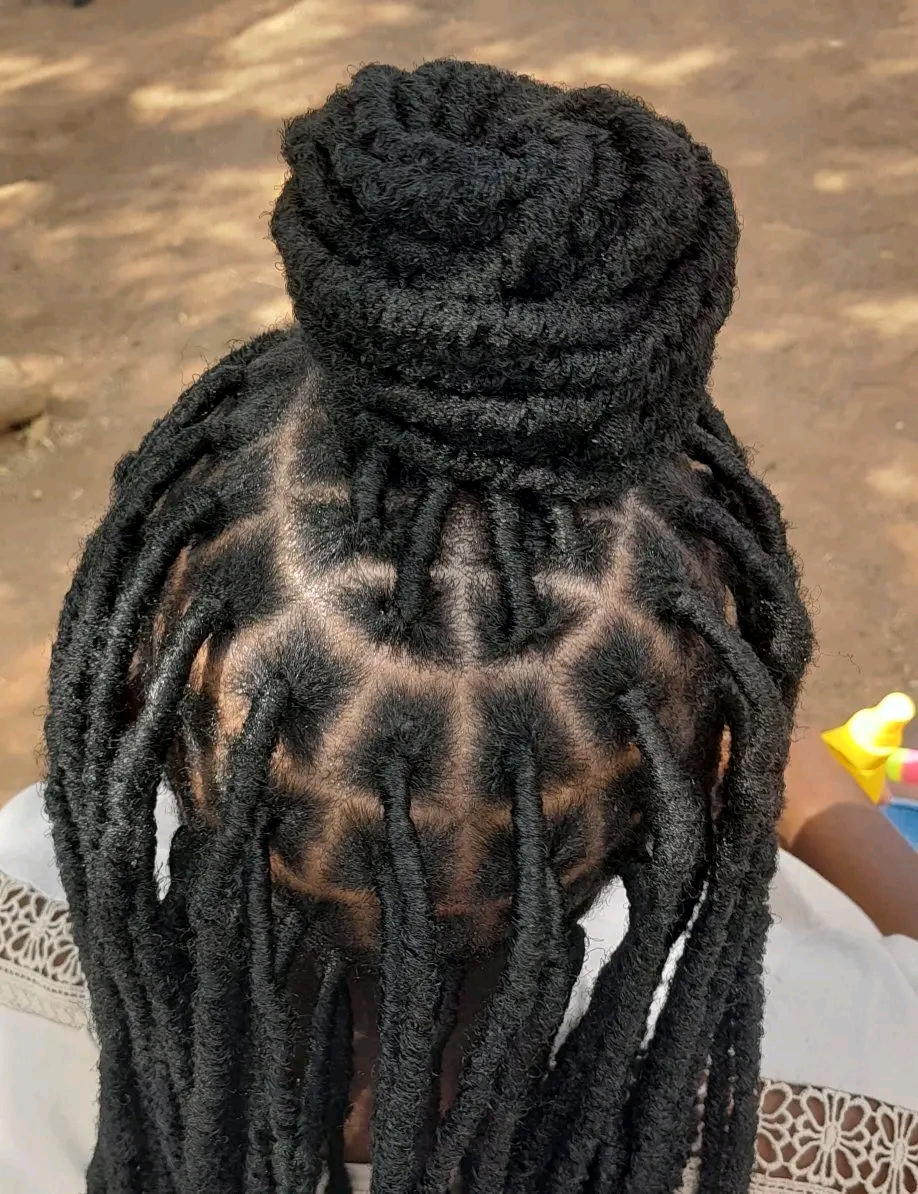 Joan's hair salon Logo