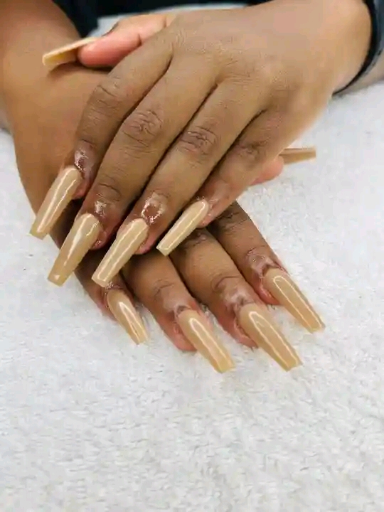 Kabwe nails Logo