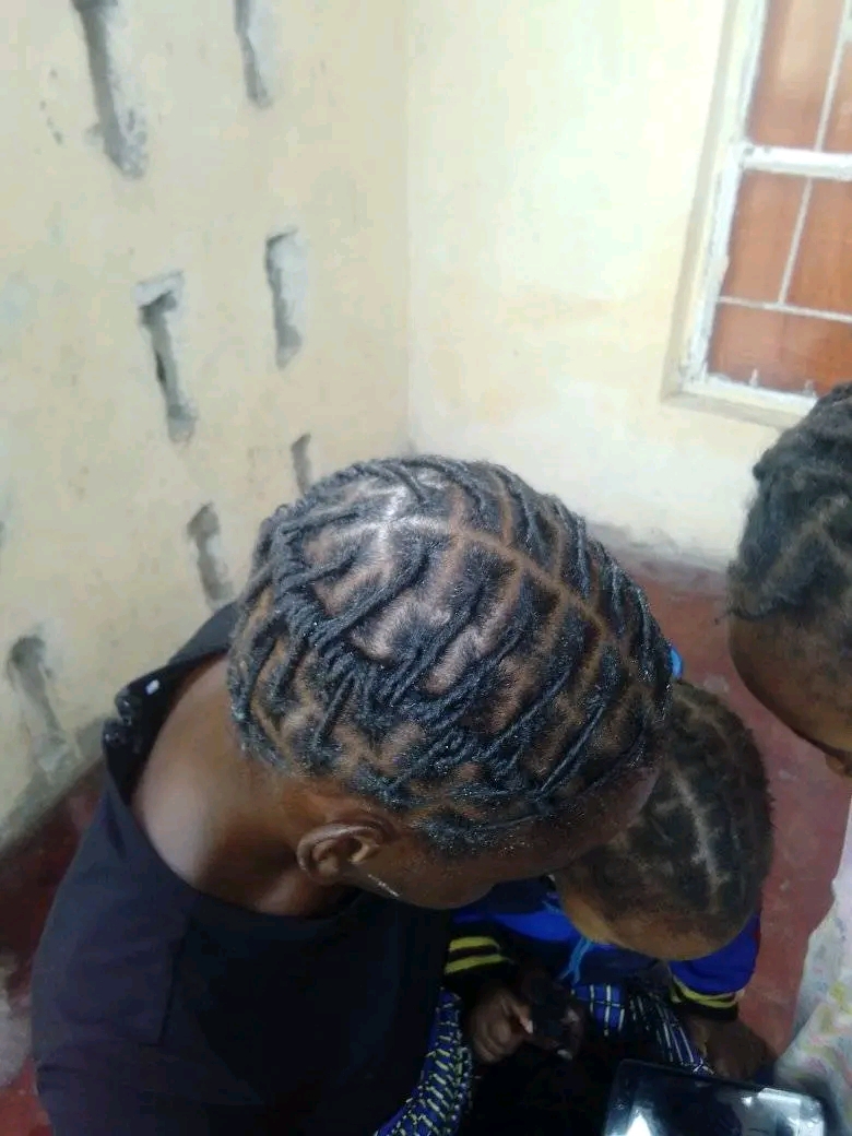 Meryish hair saloon Logo