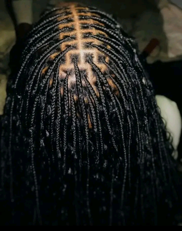 Mevis Hair Saloon