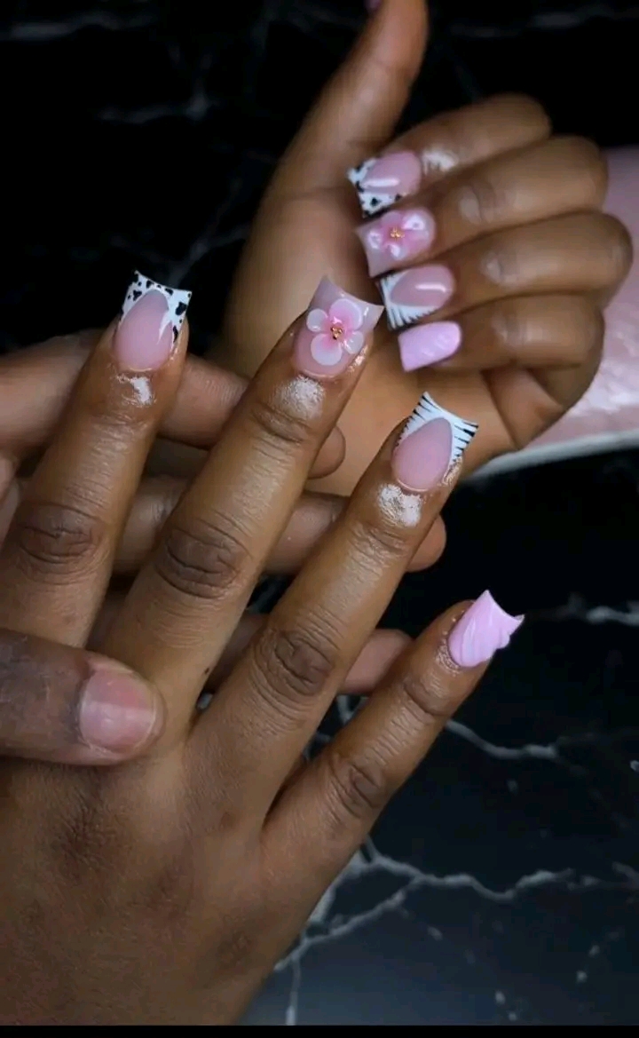 Mweemba Nails Logo