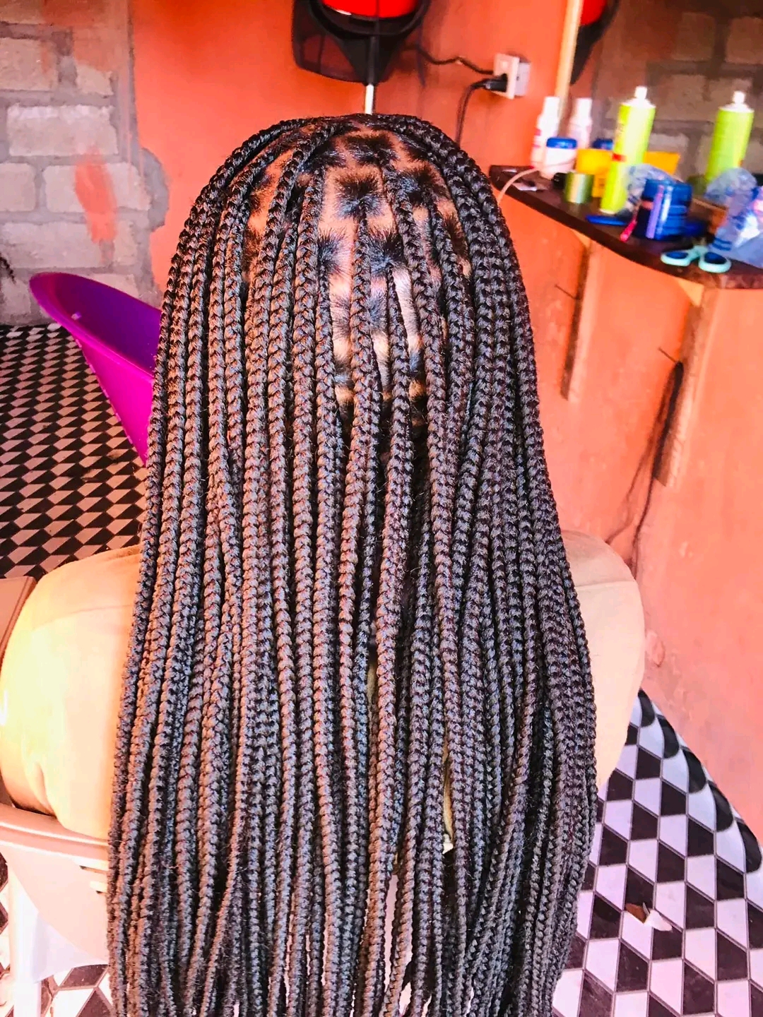 Nao hair saloon Logo