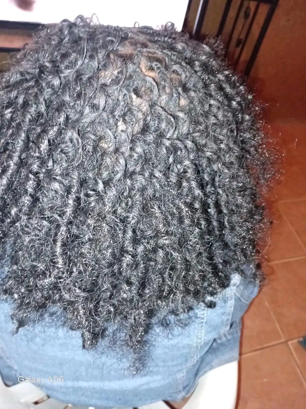 Nebby Mundu hair salon Logo