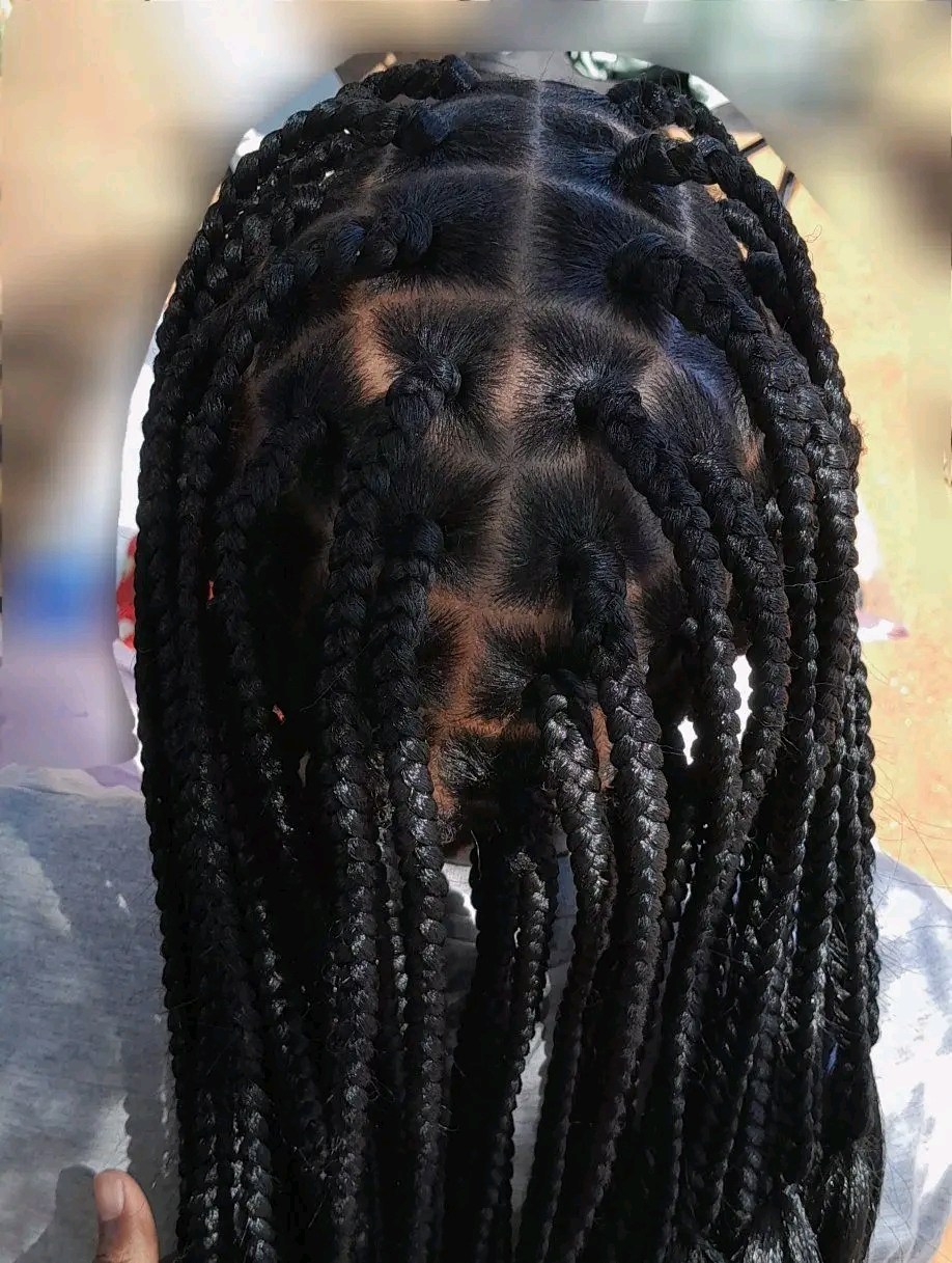Nebby Mundu hair salon
