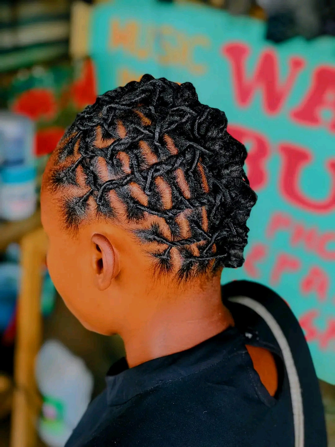 Noria Maninga hair saloon Logo