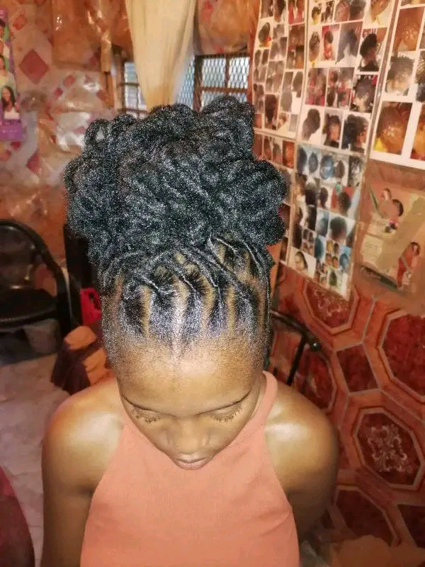 Golobwe hair salon
