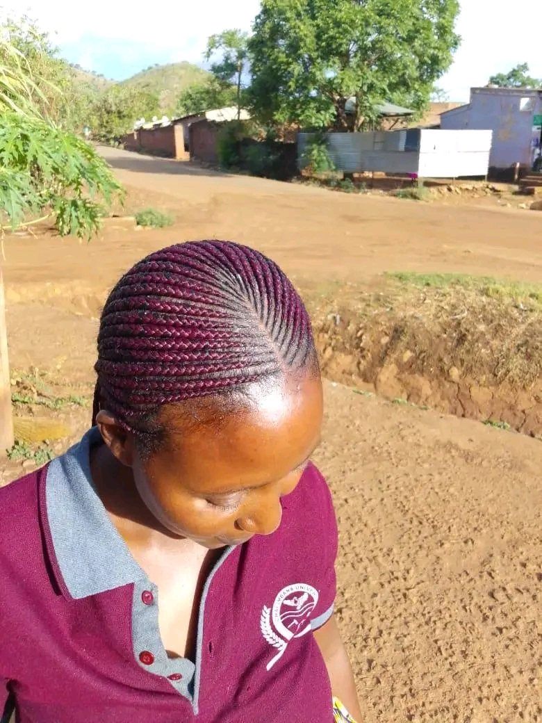 Queen's hair saloon