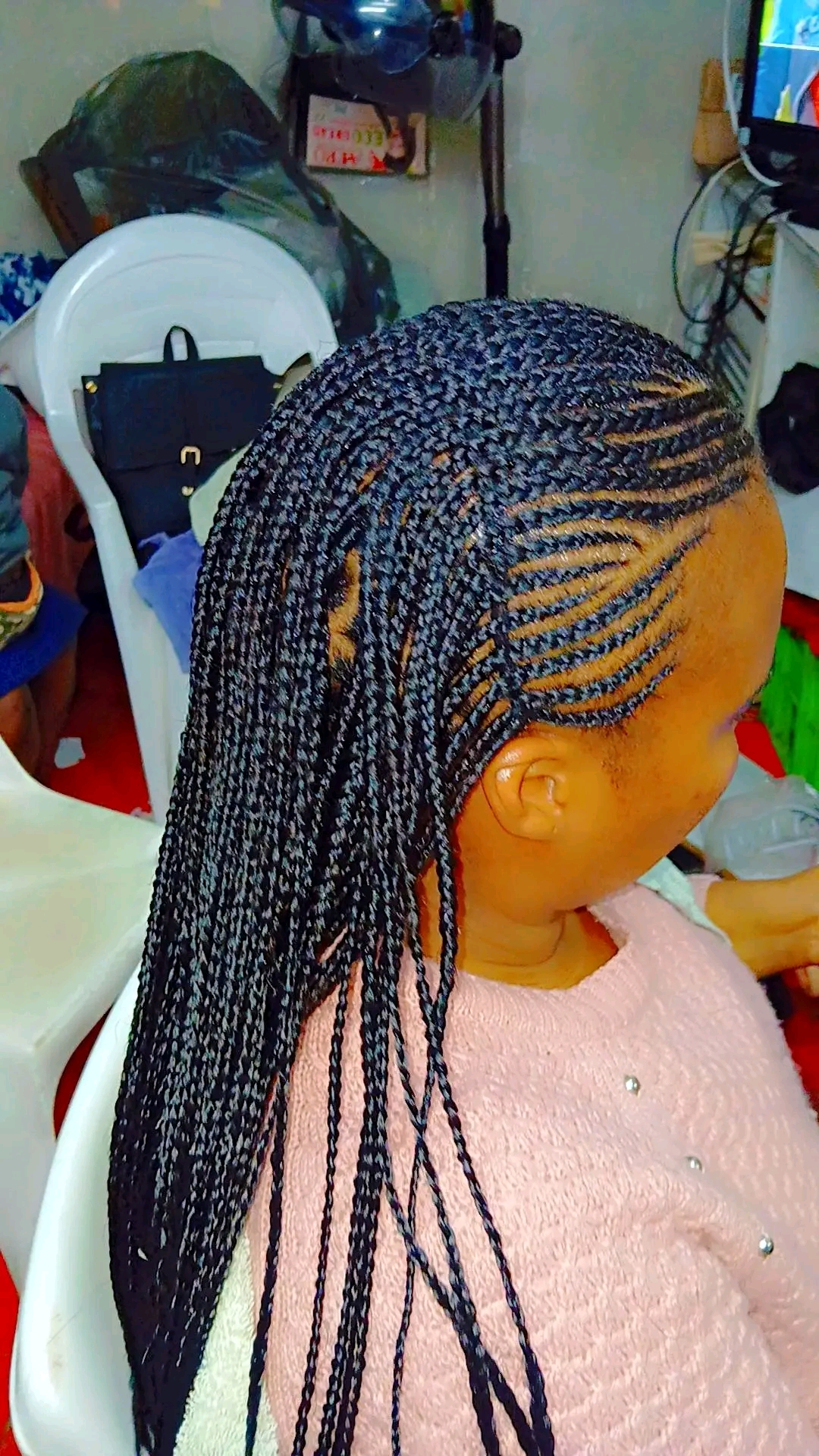 Tianna's hair saloon Logo